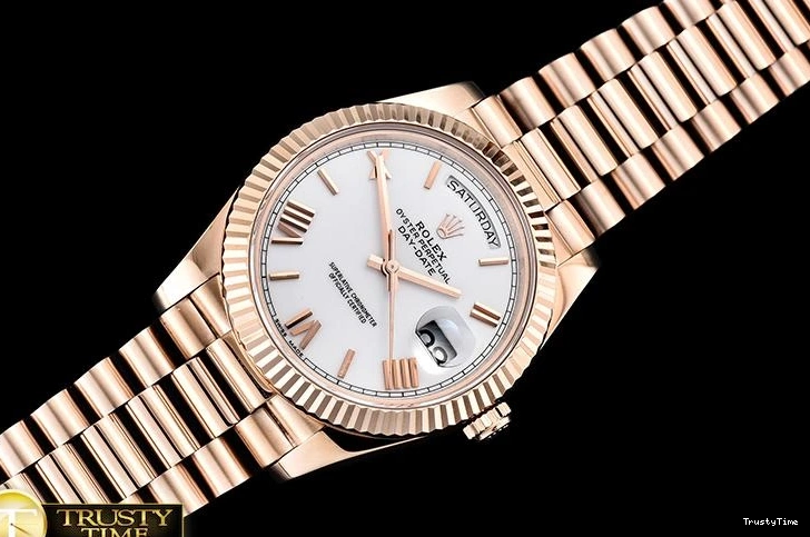 1230 RDD0218A – DayDate 40mm Casual 690